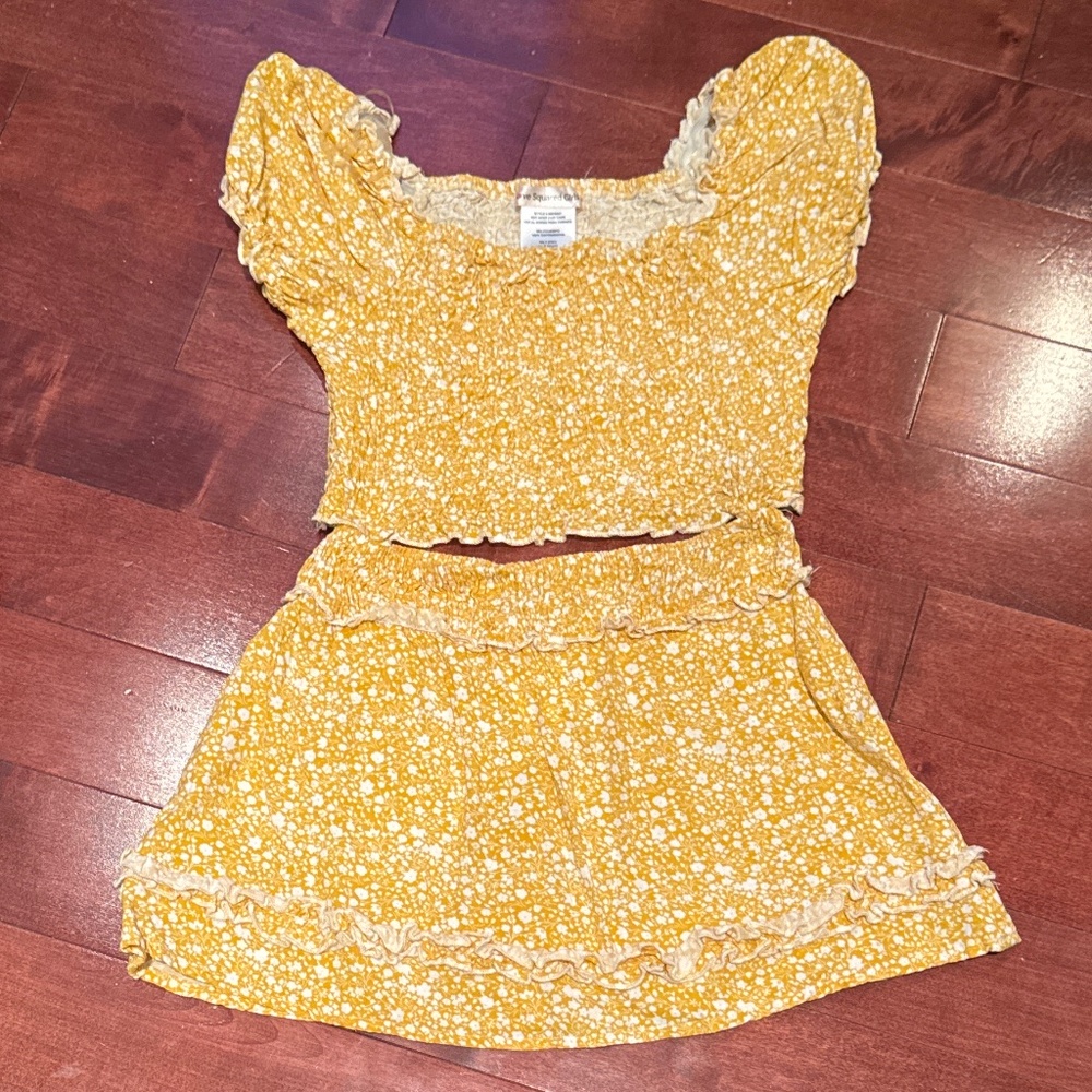 Girls floral skirt set